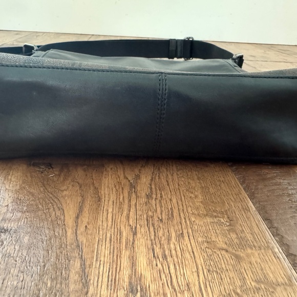 Coach Charles Messenger Bag F28575 Signature Canvas - Picture 9 of 16